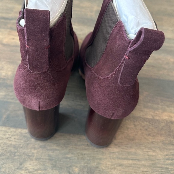 Sanctuary Ravish Chelsea Suede Bootie Burgandy - Picture 2 of 5
